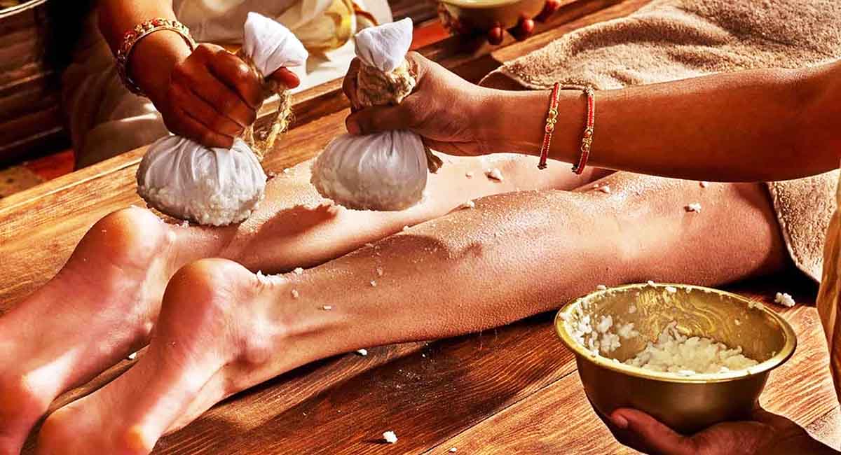 navara kizhi, ayurveda, massage, health, kizhi