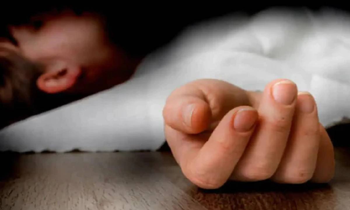 Mumbai 3 years old boy died after falling from 5th floor